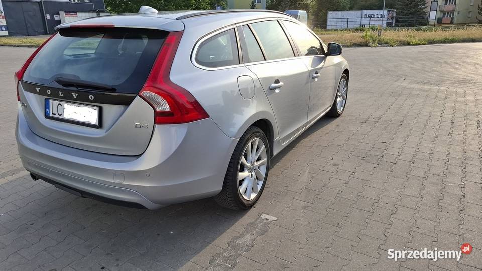 Volvo V60 D2 Momentum Chełm