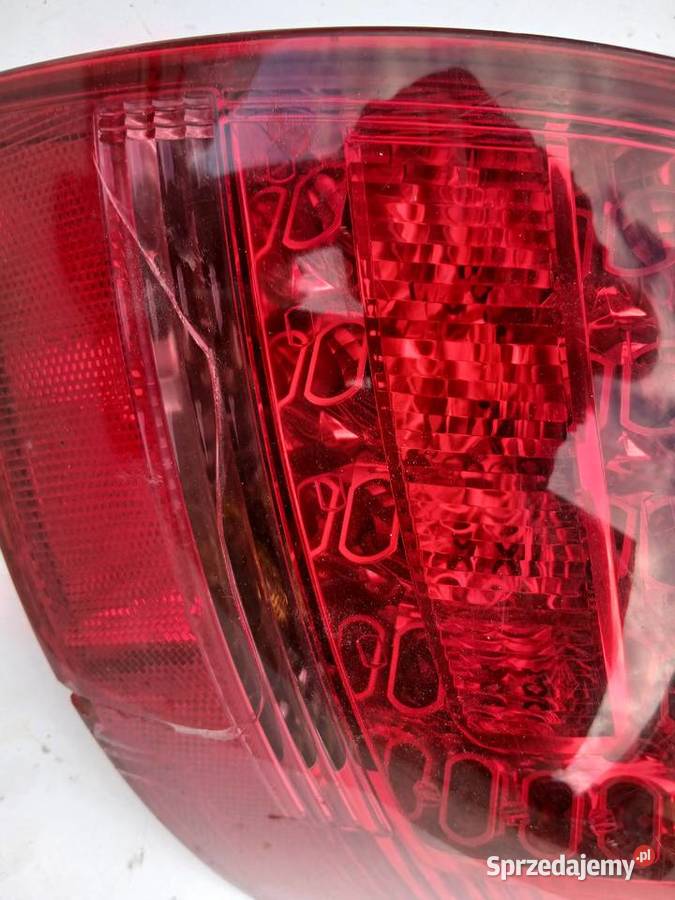 Audi A6 C6 Lampa tylna prawy tył Valeo pęknięta prawe Lampy tylne Szczerbice sprzedam