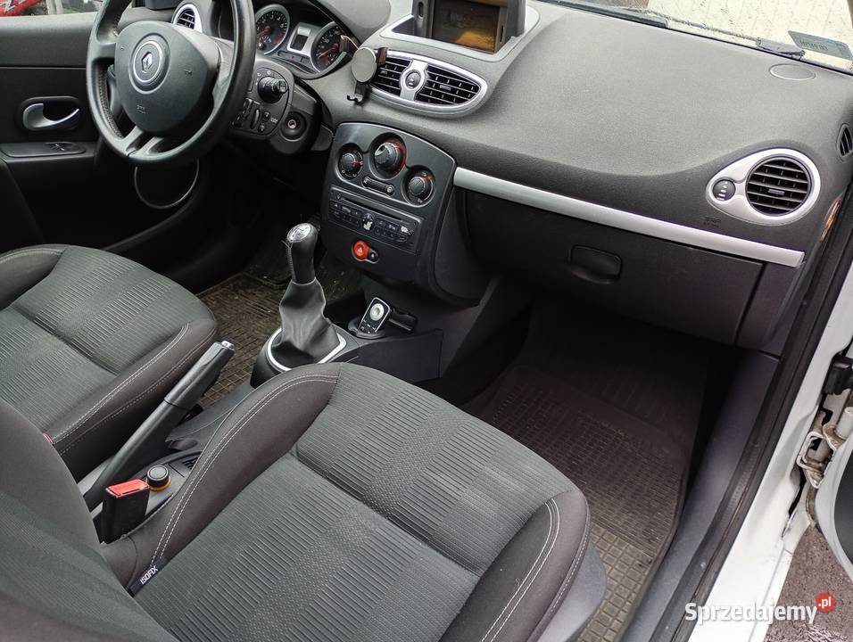 Renaulta Clio 3 12 benzyna 2009r gniazdo SD Trzebnica