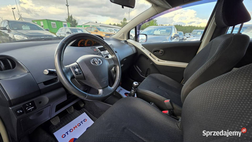 Toyota Yaris klima salon polska super stan II Hatchback