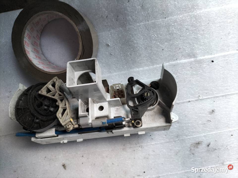 Panel nawiewu Opel Vectra B CA 2J710 36700 Rok produkcji 1944