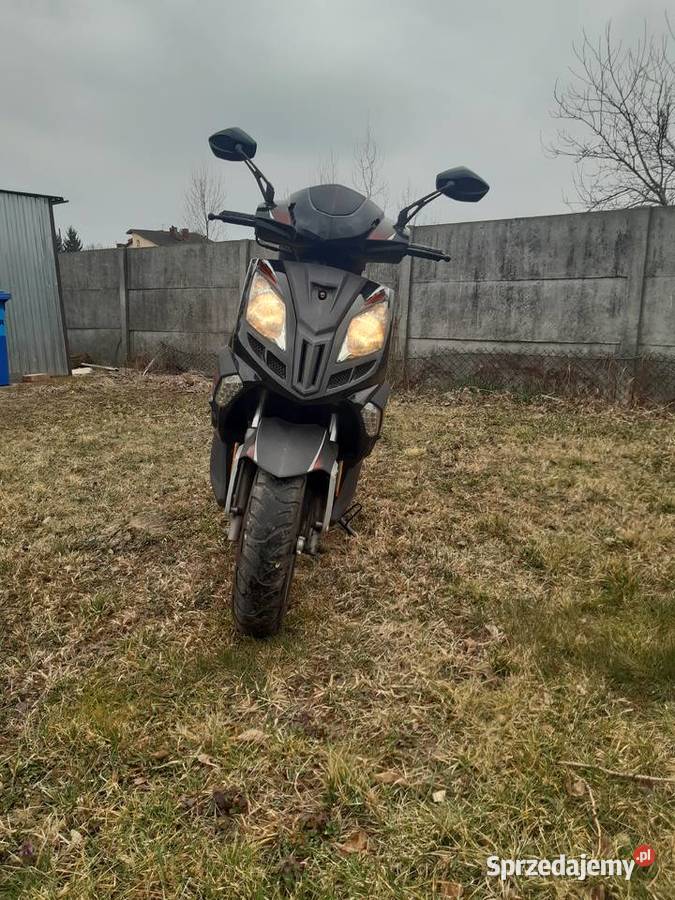 Skuter 125 mały przebieg 9KM Pozostałe łódzkie