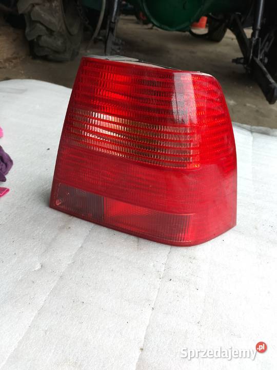 Volkswagen Bora LAMPA TYŁ TYLNA PRAWA 963686 Kamień-Kolonia