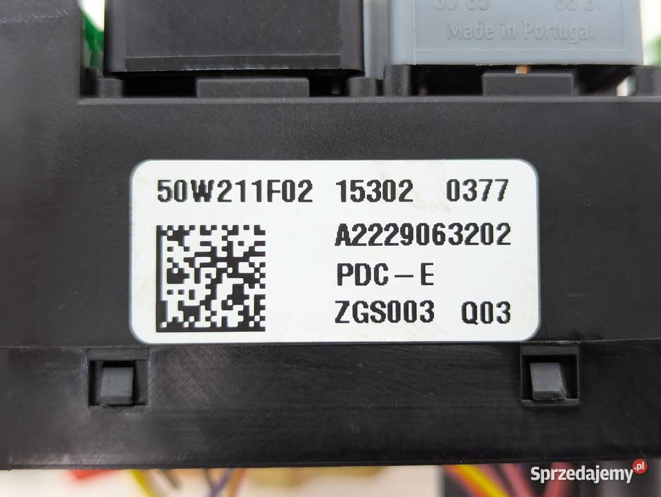 SKRZYNKA BEZPIECZNIKÓW MODUŁ MERCEDES C 200