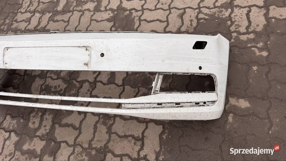 Volkswagen Touran 2 zderzak przód OE