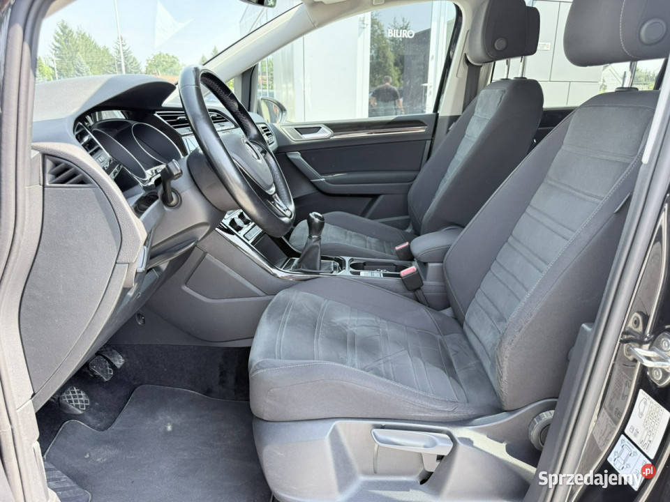 Volkswagen Touran 16TDI 110 2016r Highline ACC Touran dolnośląskie Wrocław sprzedam