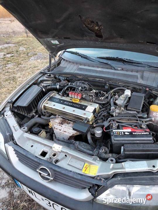 Opel Vectra B 18 16v na części gazem drzwi Sawin