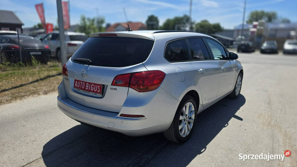 Opel Astra grzana kierownica zarejestrowana czujnik zmierzchu sprzedam