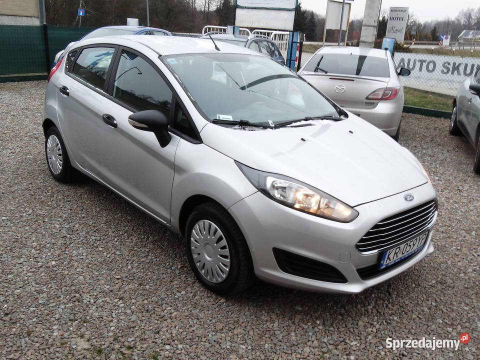 Ford Fiesta mk7 lift Wypożyczalnia wynajem małopolskie Przebieczany wynajem auta