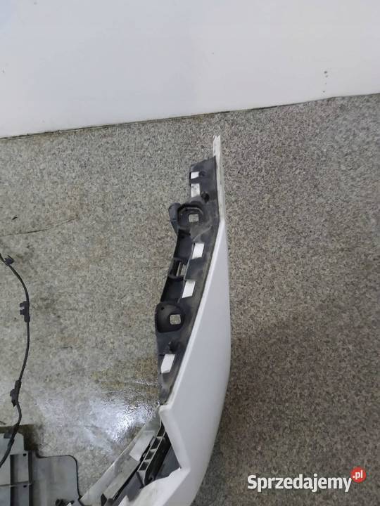 ZDERZAK PRZÓD BIAŁY LEKKO USZKODZONY Skoda Scala świętokrzyskie