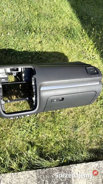 Deska rozdzielcza kokpit VW Scirocco R 2011
