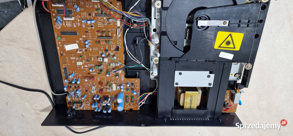 Suthum odtwarzacz kompaktowy CD player CD1000