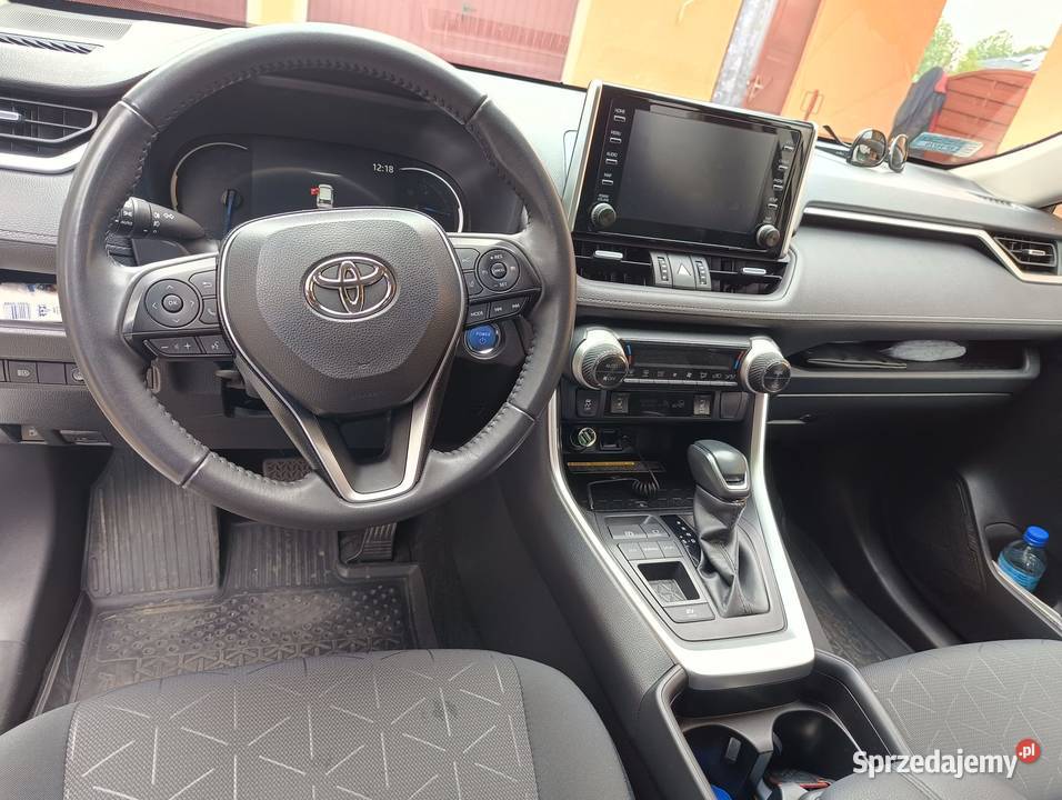 Sprzedam TOYOTA RAV4 produkcji 2021 Przebieg 60
