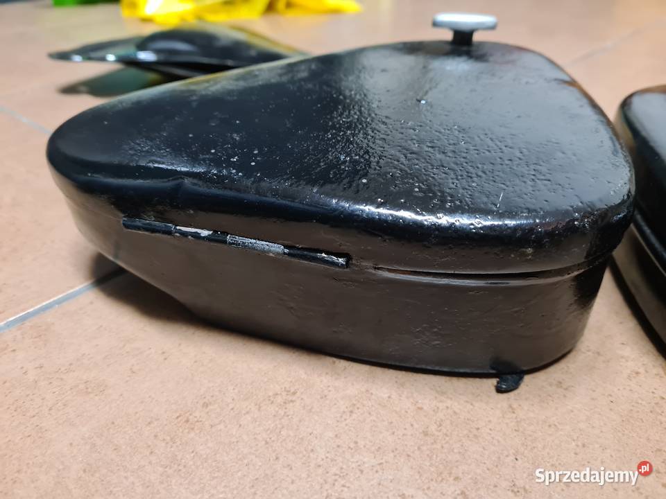 Narzędziówki puszki schowki boczne WSK 125 Elementy nadwozia Części Rydułtowy