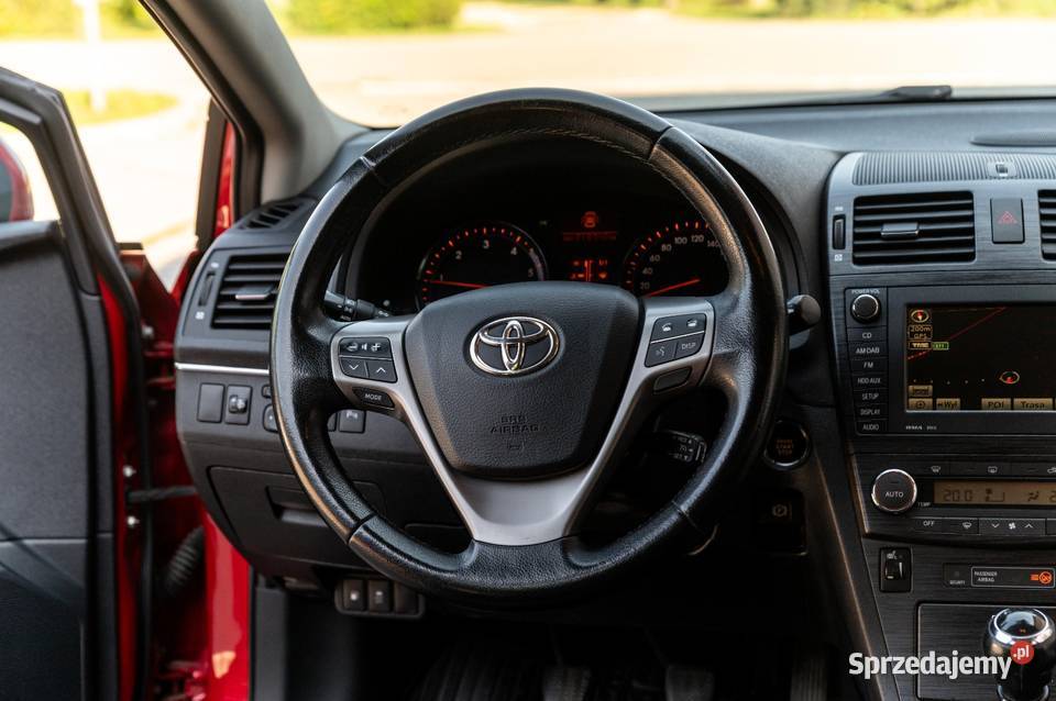 TOYOTA AVENSIS 126KM Targowiska