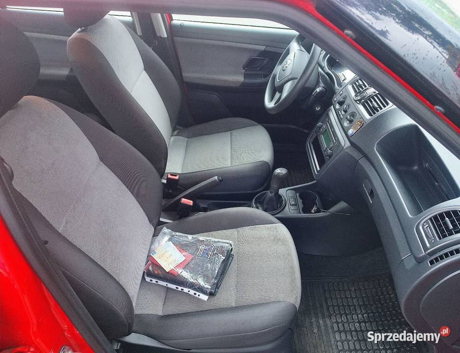Ładna nie zgnita Skoda Fabia 12 benzyna 2012 czujnik parkowania Domaradz