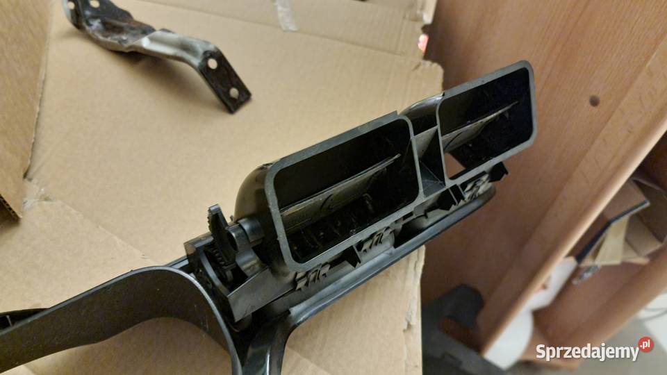 Listwa nawiewów ramka zegarów Peugeot 406