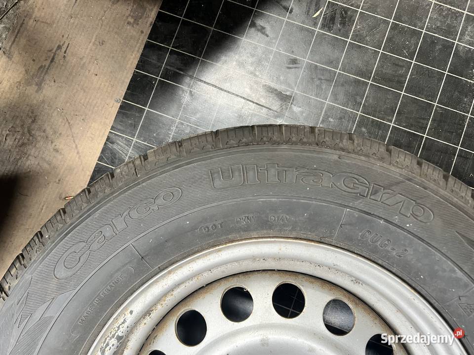 Goodyear Cargo UltraGrip 20570 R15C Ślesin