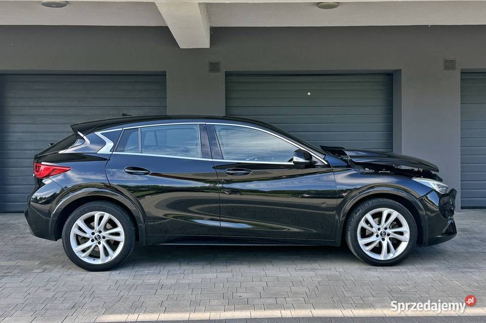 Infiniti Q30 15 d automat LED nawigacja radar 1461cm3 sprzedam