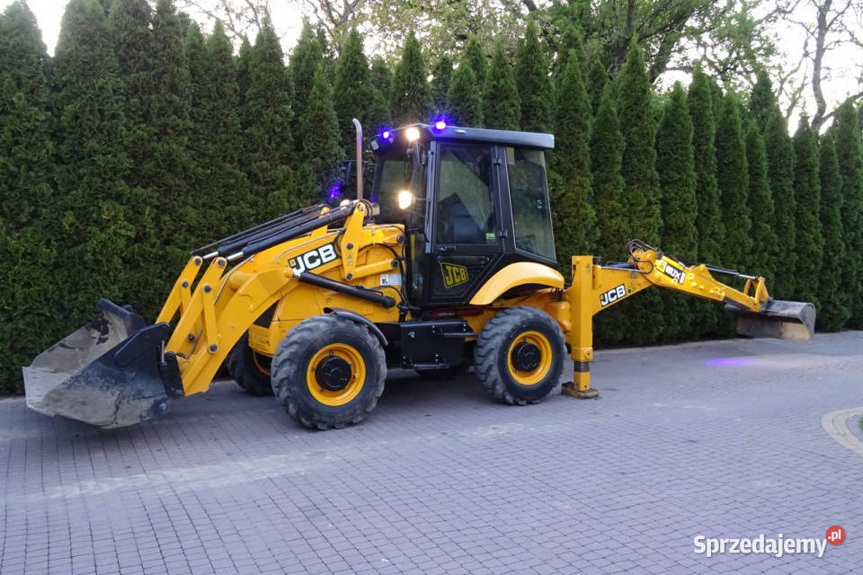 na równych kołach JCB 2CX SM 4 WS JCB 2CX 4x4 pełny VAT Góra Kalwaria