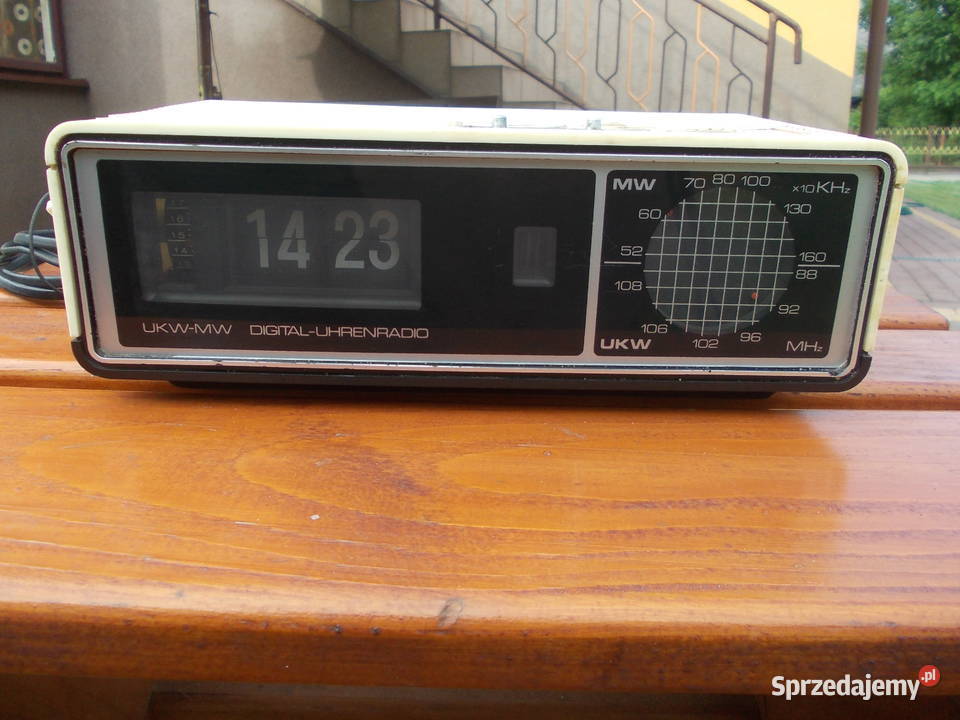 Zegar klapkowy z radiem czasy PRL Dęblin sprzedam