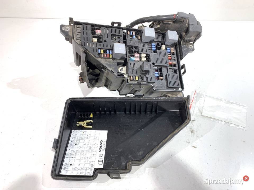 SKRZYNKA BEZPIECZNIKÓW VOLVO S90 II 31398001