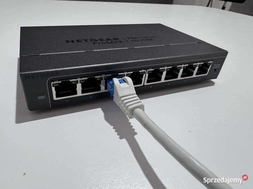Syndyk sprzeda używane urządzenia sieciowe router Sopot