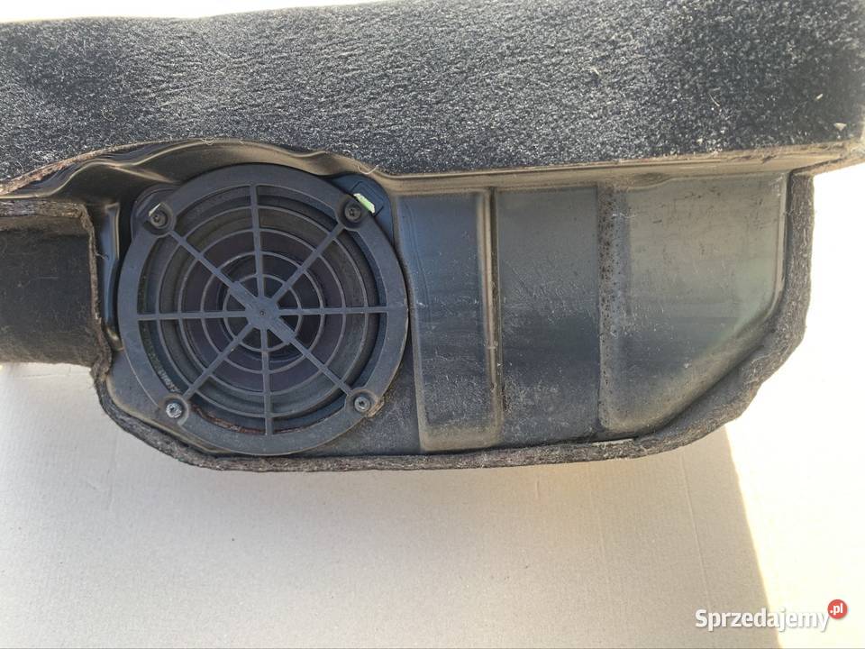 4B9035382 subwoofer bose avant bassbox audi Szczecin