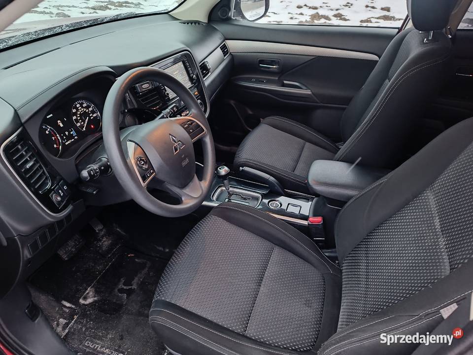 Mitsubishi Outlander 2018 Przypki