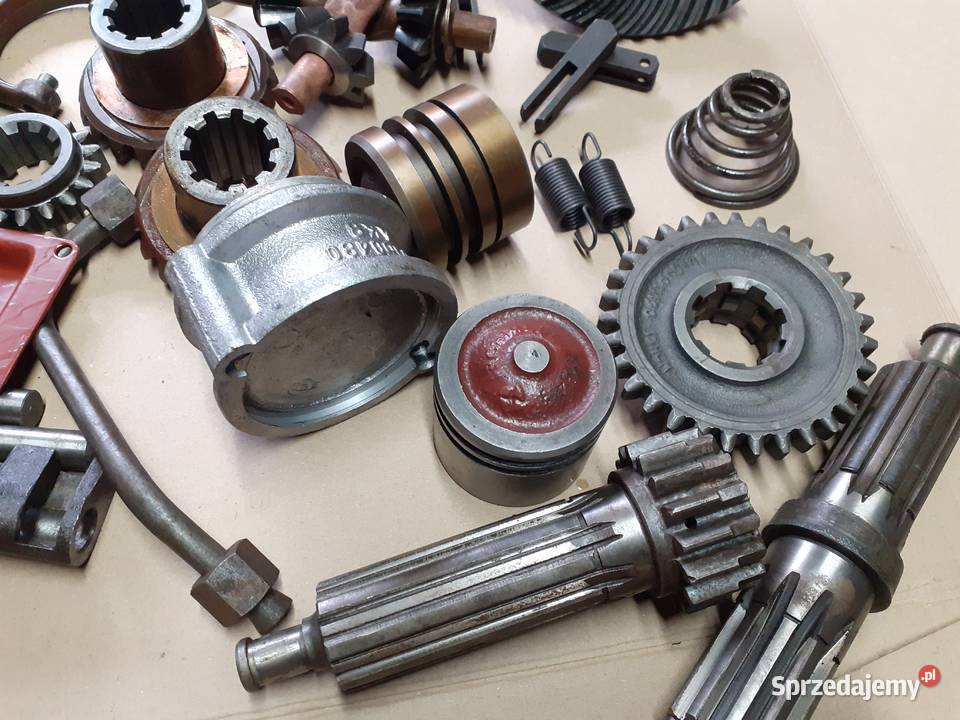 Sprzedam częsci do C330 ursus Skrzynia biegów Sierzchów