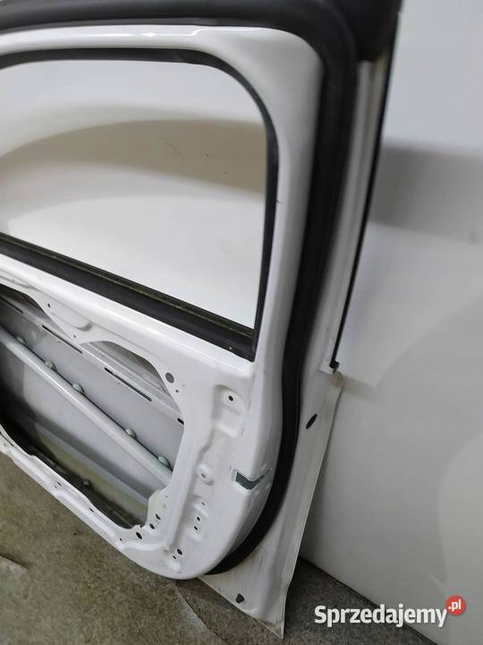 DRZWI PRAWE PRZÓD PYW Hyundai i30 III 2016 świętokrzyskie