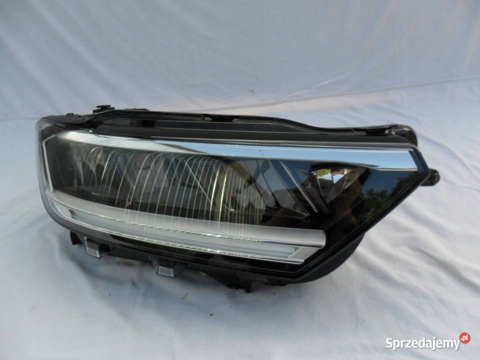 REFLEKTOR PRZÓD STRONA PRAWA VOLKSWAGEN TROC osobowe wielkopolskie Nowy Tomyśl