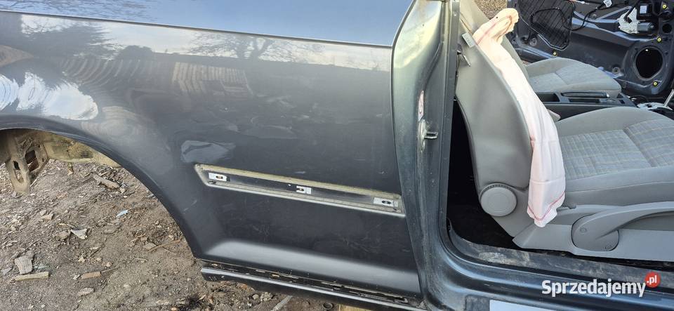 Poszycie prawe błotnik Audi A3 8P 3D LX7Z Rok produkcji 2003 Błotniki