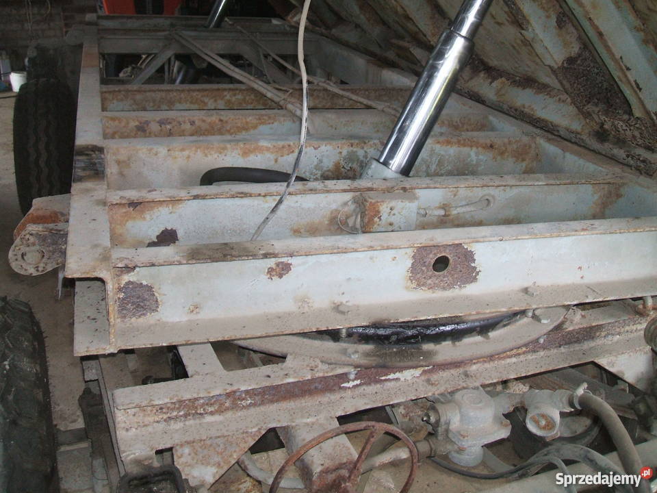 Przyczepa rolnicza D732 wywrotka zarejestrowana Przyczepy rolnicze Garbów sprzedam