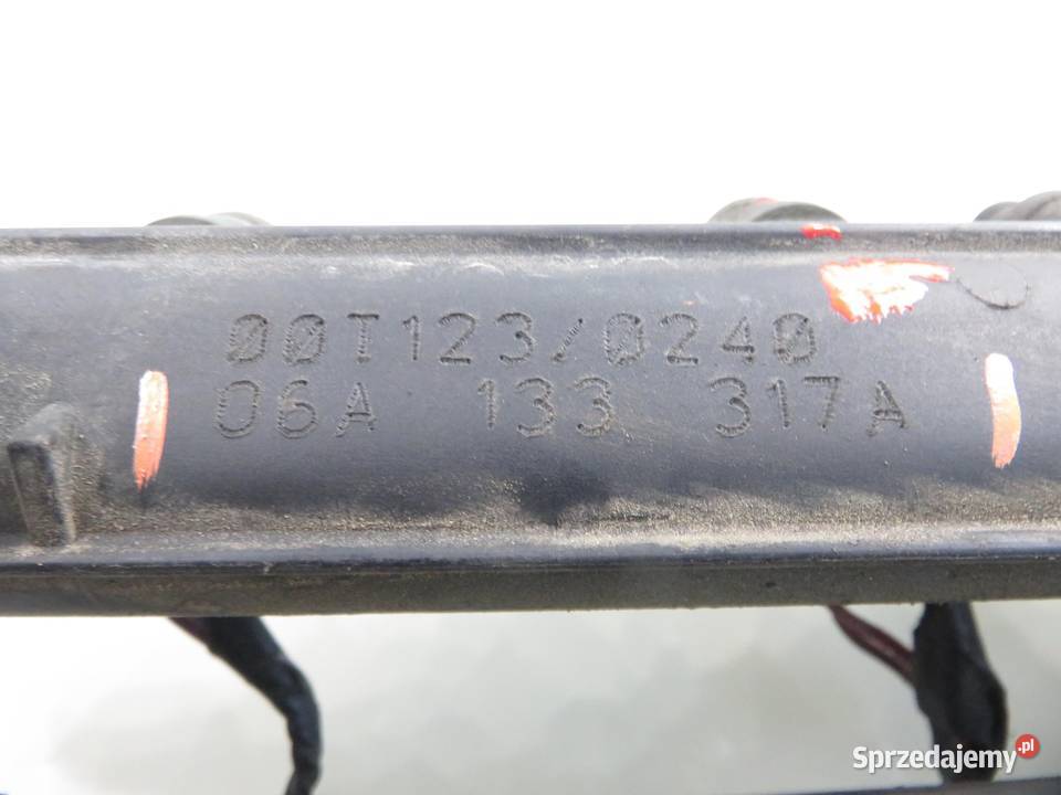 LISTWA WTRYSKOWA SEAT LEON I 16 06A133317A