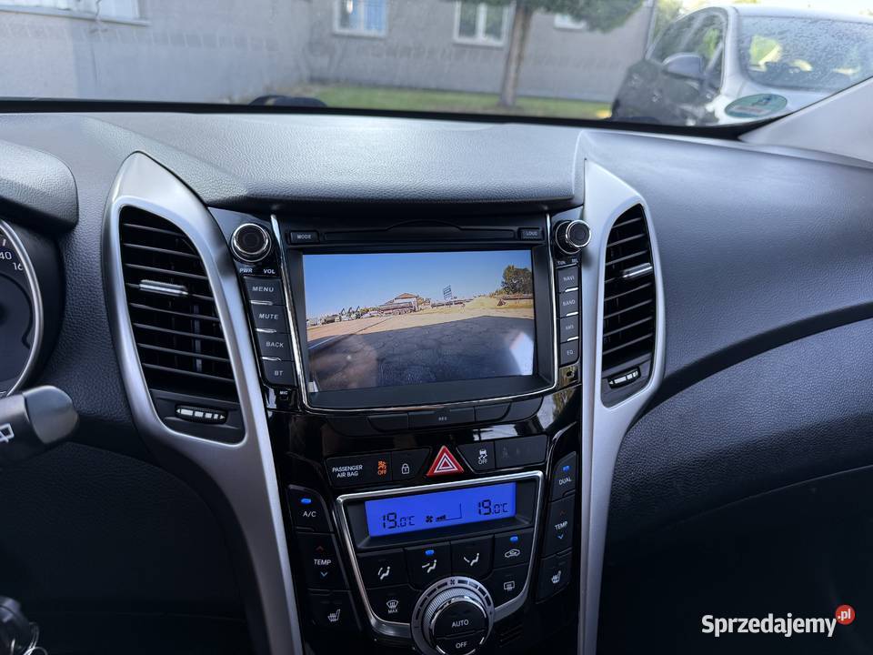Hyundai i30 14 BENZYNA Klimatronik Nawigacja Konin sprzedam
