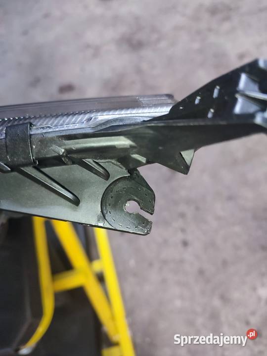 Lampa przednia prawa Ford Transit custom 2018 Lampy przednie Drezdenko