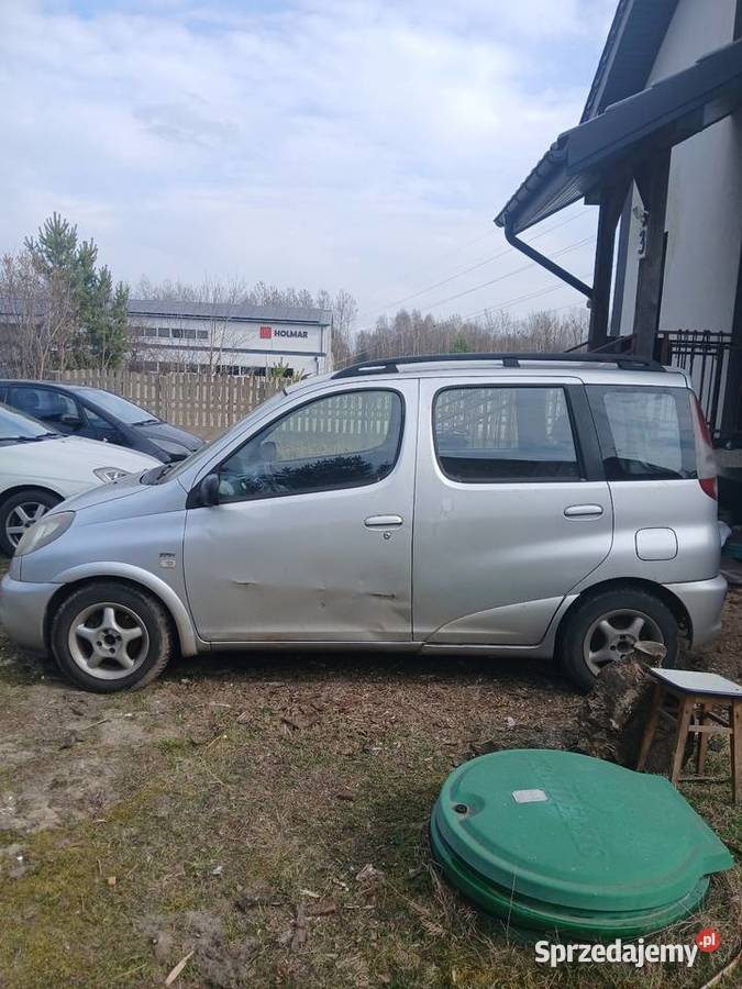 Toyota Yaris Verso 13 benzyna klima radio śląskie Częstochowa sprzedam