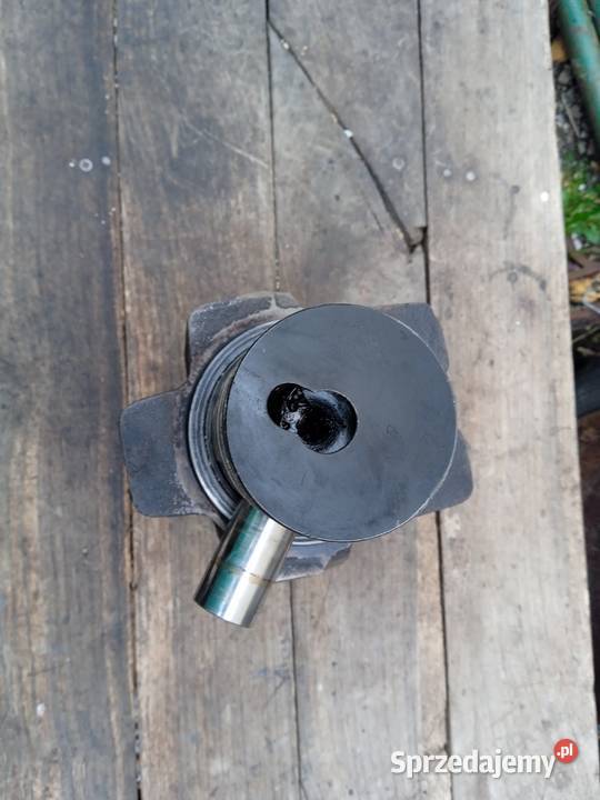 Do sprzedania cylinder z tłokiem do silnika s 7 sprzedam