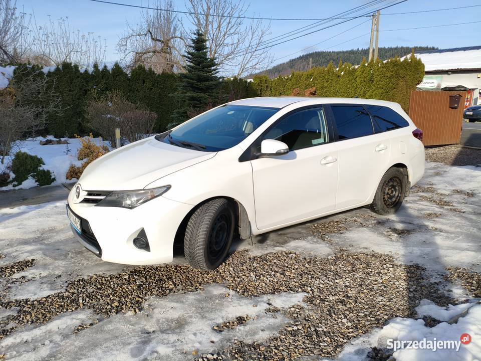 Toyota Auris II 14 D4D kombi stan bezwypadkowy małopolskie