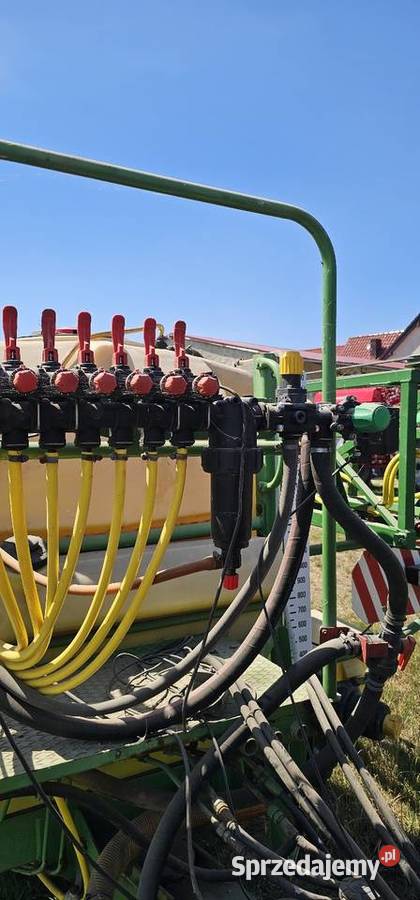 Opryskiwacz rolniczy Pilmet 2500l 18m Bierzyn sprzedam