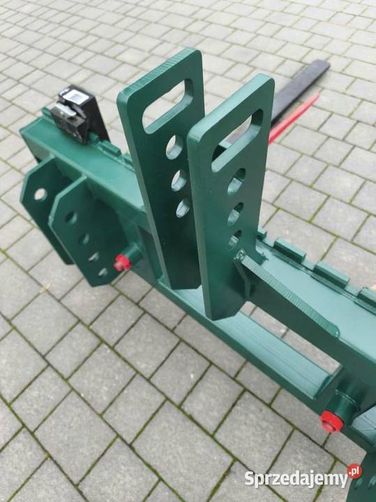 Paleciak na tył ciągnika na przód tuz widły nieuszkodzony Starachowice