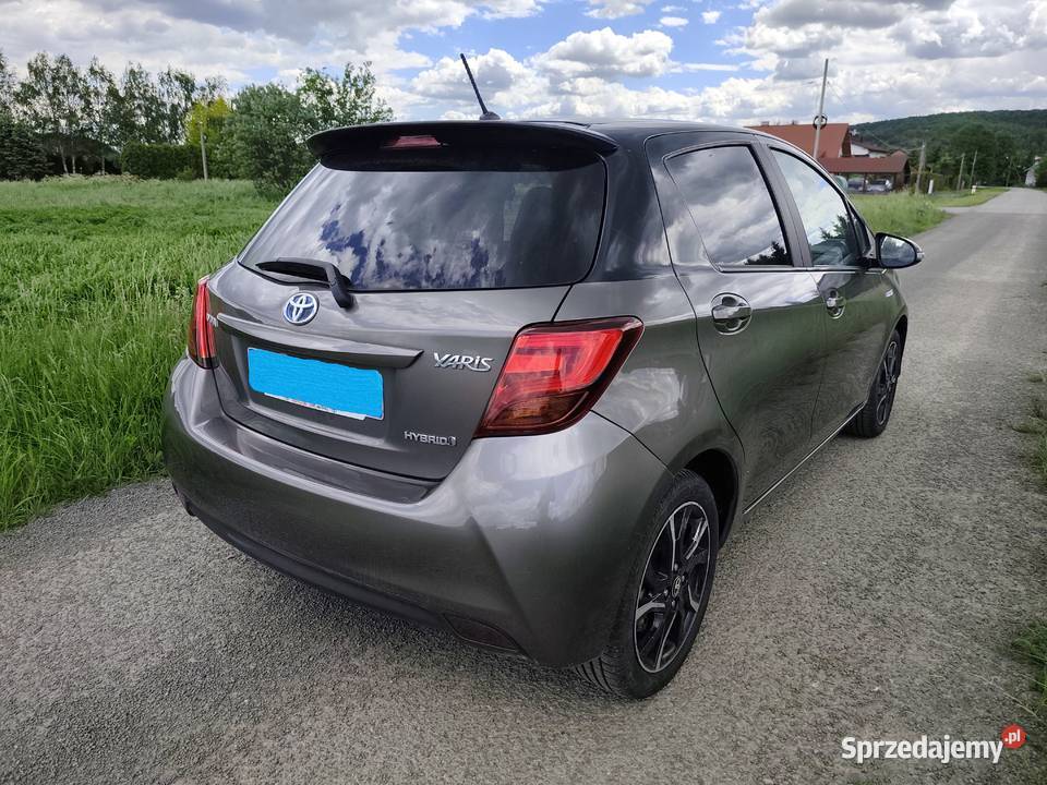 TOYOTA YARIS 15i HYBRID Yaris Kostarowce sprzedam