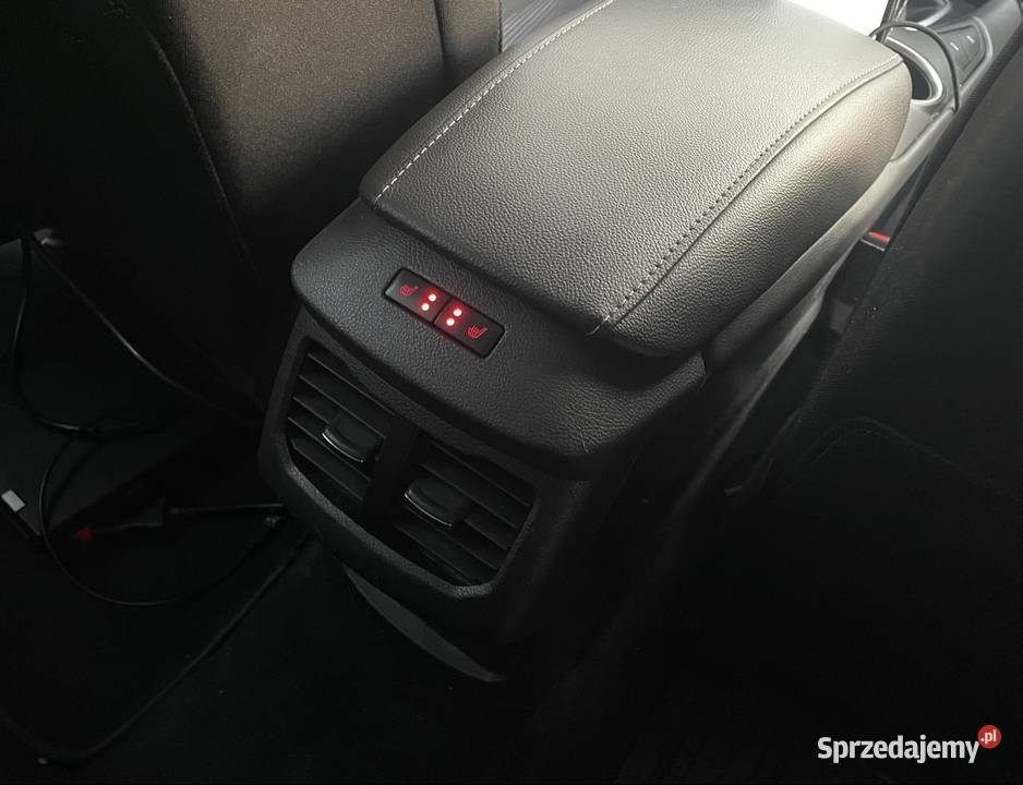 Ford Mondeo 20 hybryda titanium