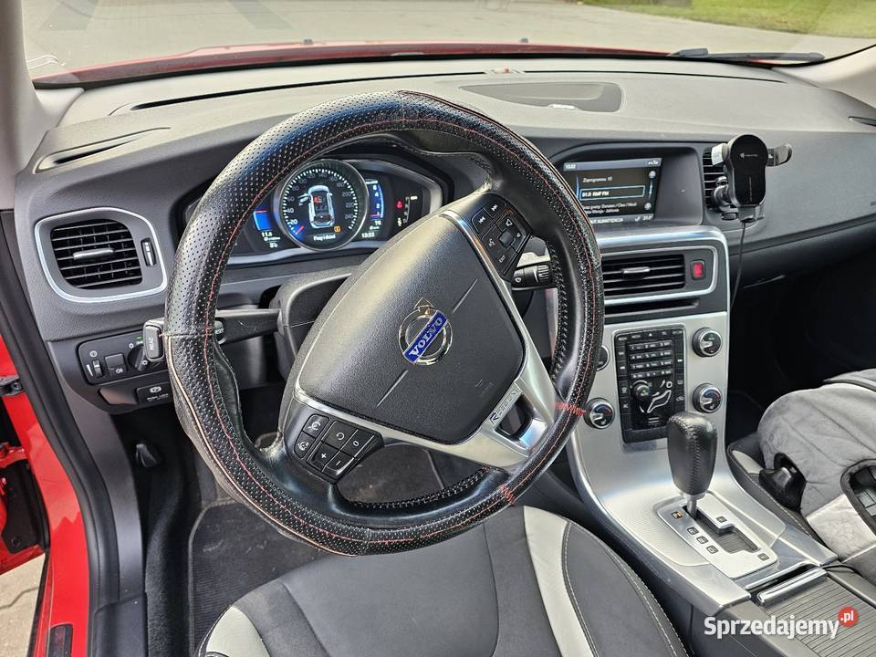 Volvo V60 30 T6 AWD RDESIGN z LPG nawigacja
