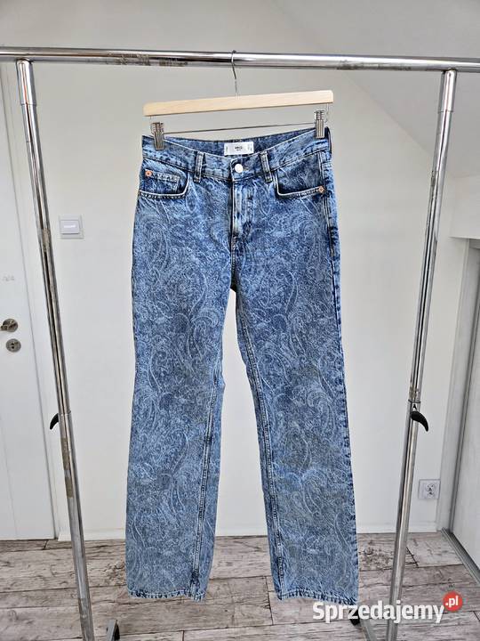 Niebieskie jeansy we wzór regular waist straight sprzedam