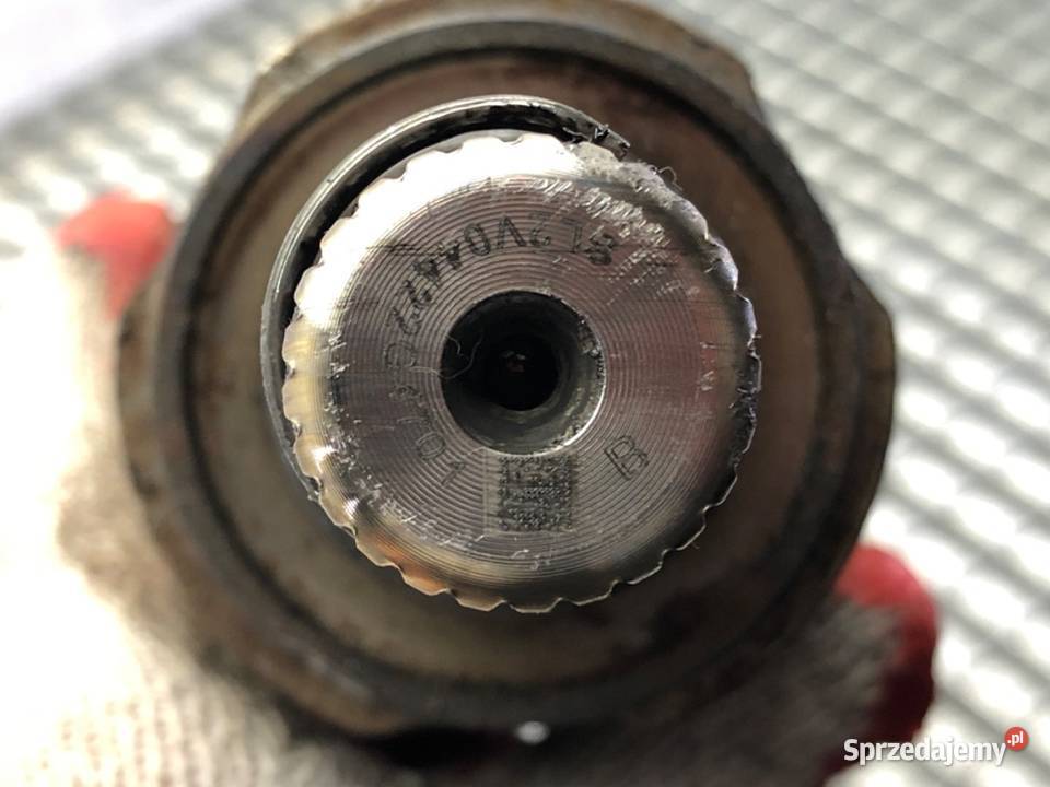 PÓŁOŚ PRAWY PRZÓD HYUNDAI i30 14 100 PRZEGUB osobowe