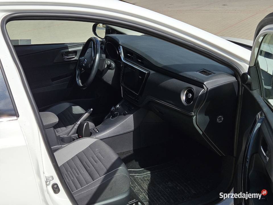 Toyota Auris 18 Hybrid 2018 sprzedam