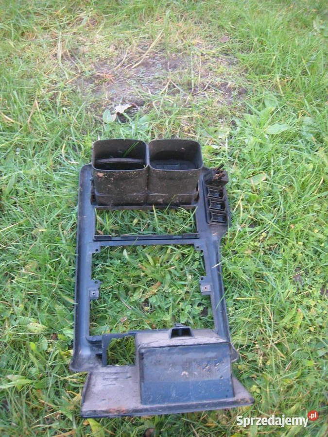 Ramka centralna kokpitu deski rozdzielczej Seat Kraków