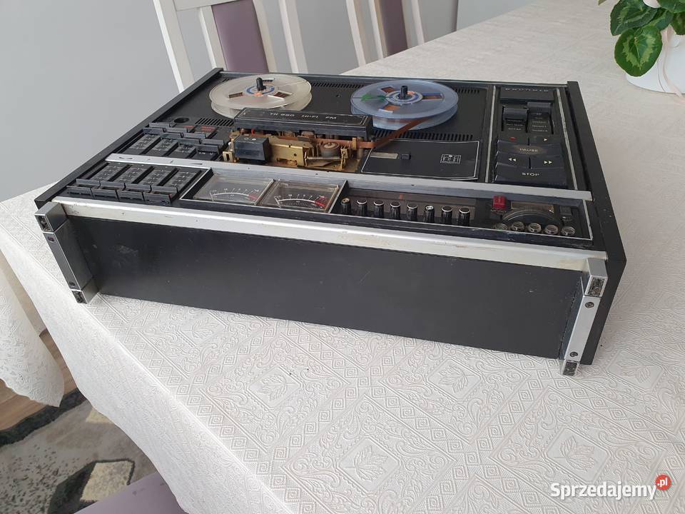 Stary zabytkowy magnetofon szpulowy Grundig Kępice